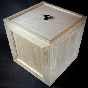 Holzbox "Cube 24" mit abnehmbarem Deckel